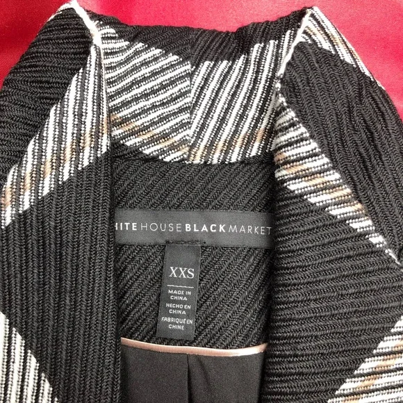 ⭐️NEW⭐️White House Black Market (WHBM) Black & White Plaid Wool Coat - Picture 5 of 9